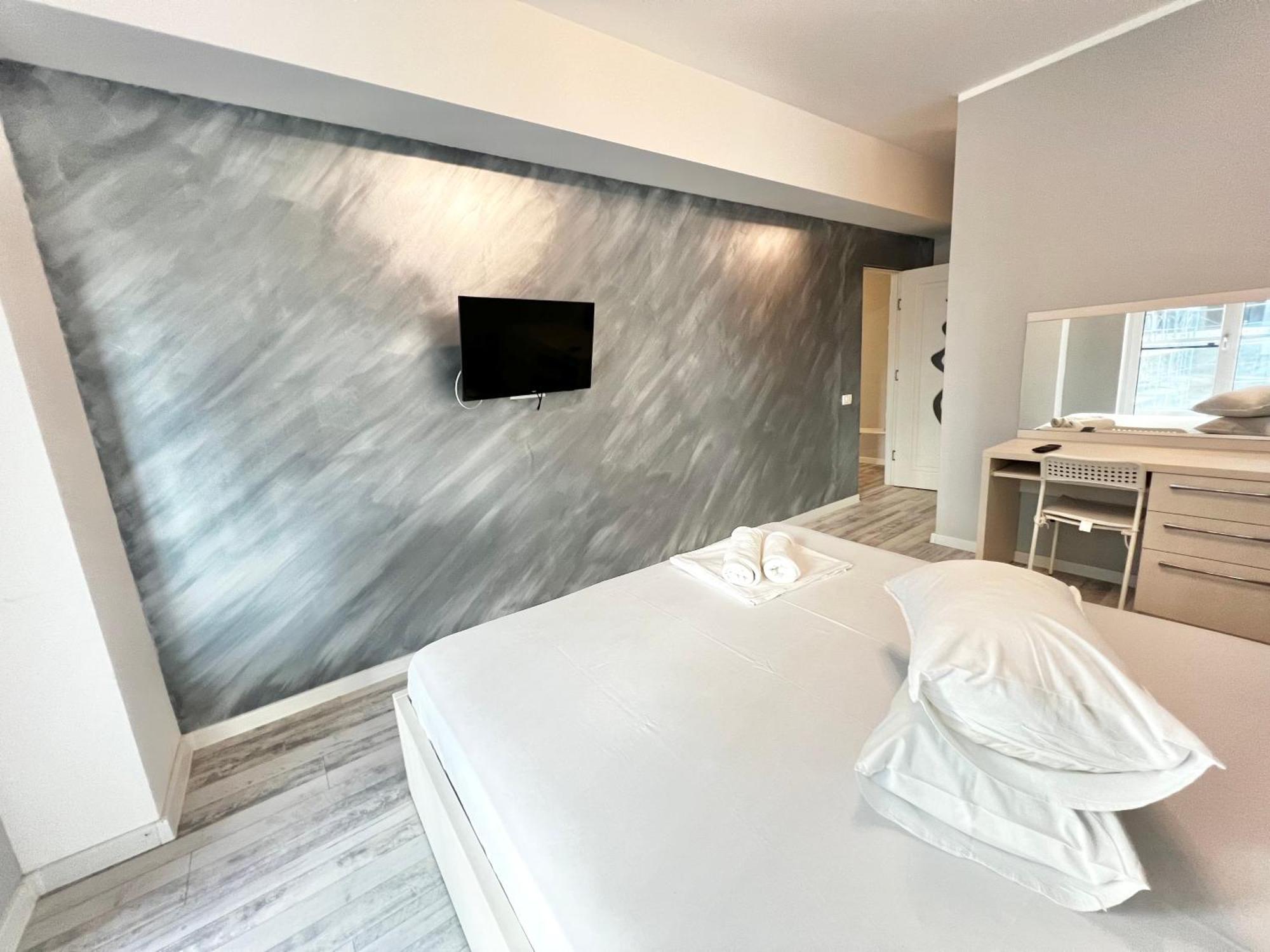 Grand Mamaia Lake Apartments コンスタンツァ エクステリア 写真